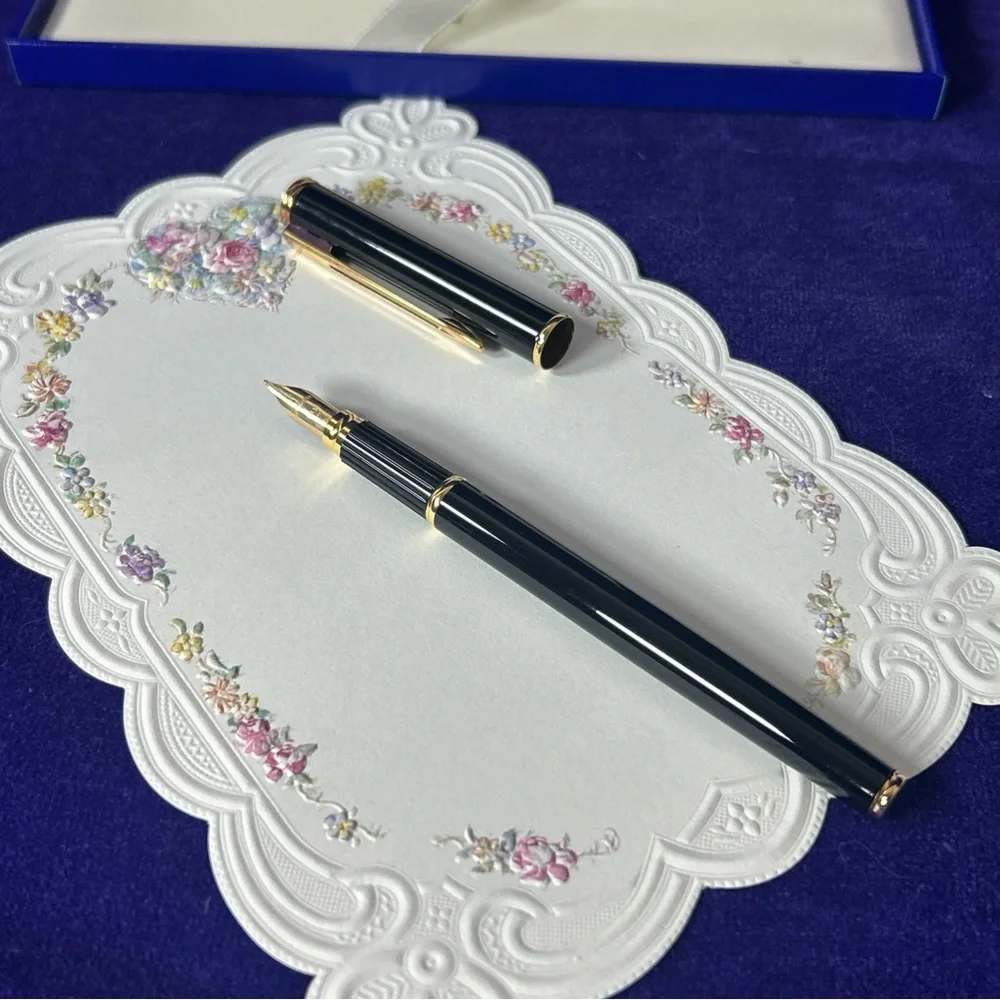 Vintage Waterman Paris 18K Gold Nib Fountain Pen Black & Gold New in Box